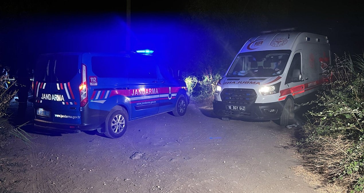 Kıyı yolunda boğazı kesilmiş halde bulundu
