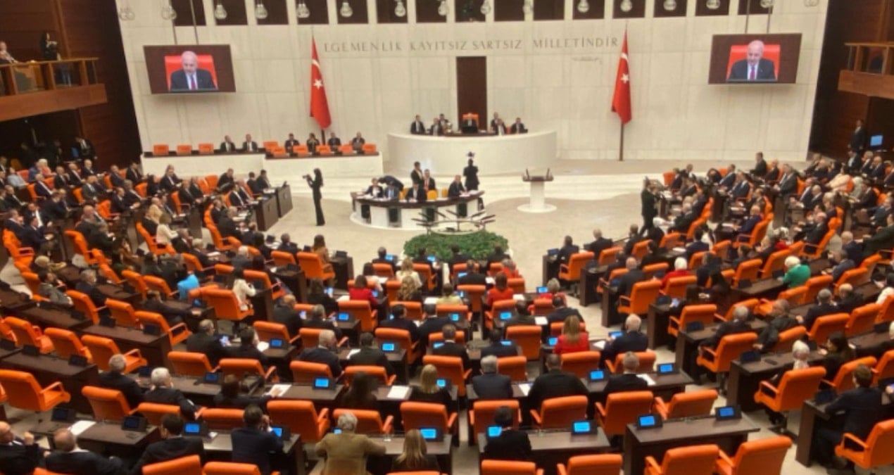 TBMM’de ‘yolsuzluk’ tartışması ‘Siyasetiniz kumpas siyasetidir’